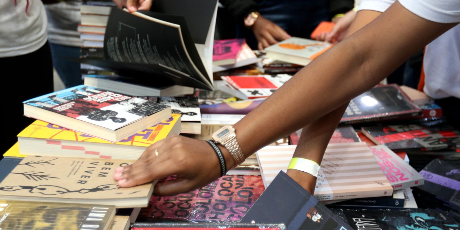 comeca-feira-do-livro-da-unesp