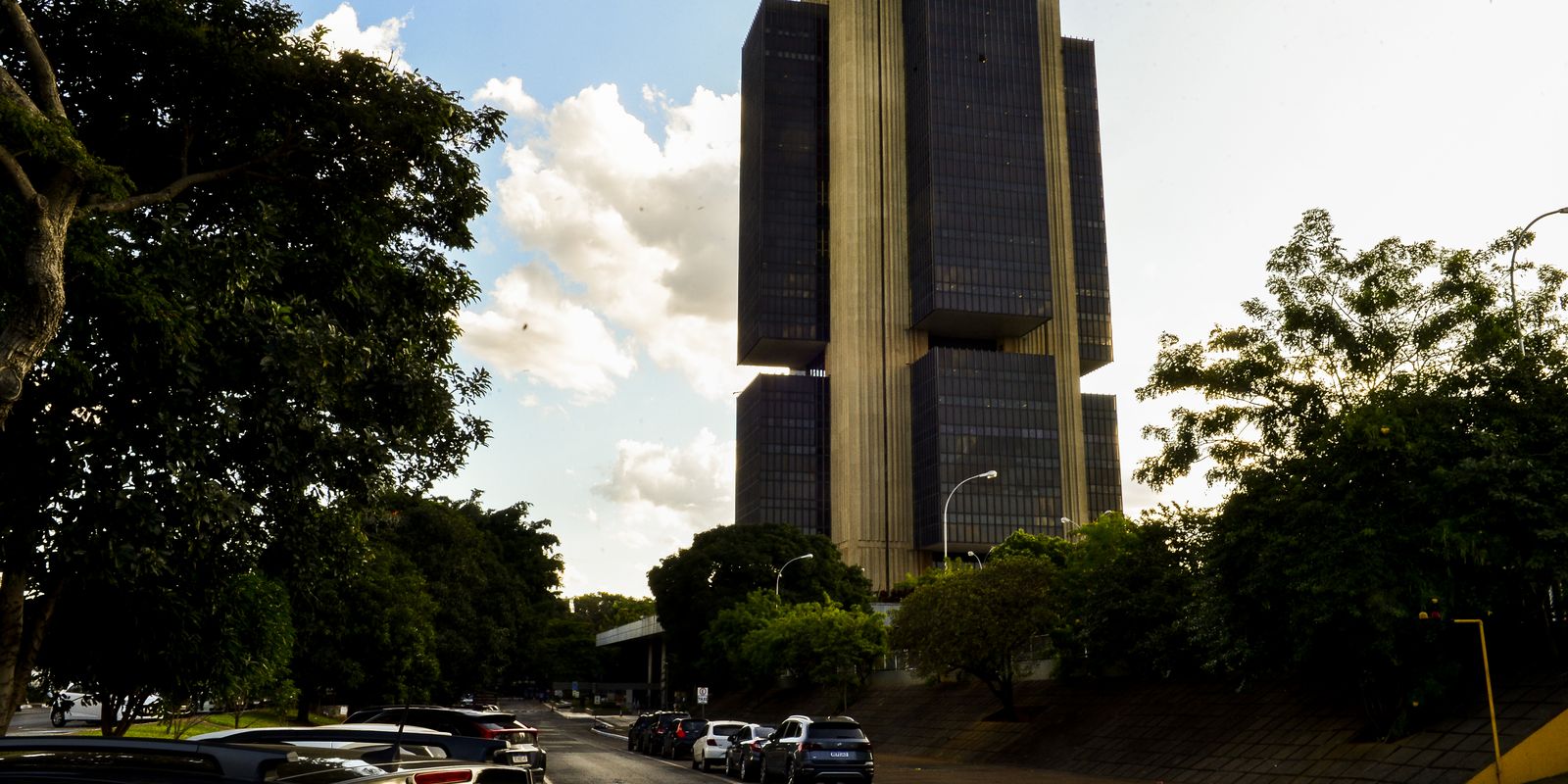 banco-central-autoriza-financeiras-a-emitir-lci