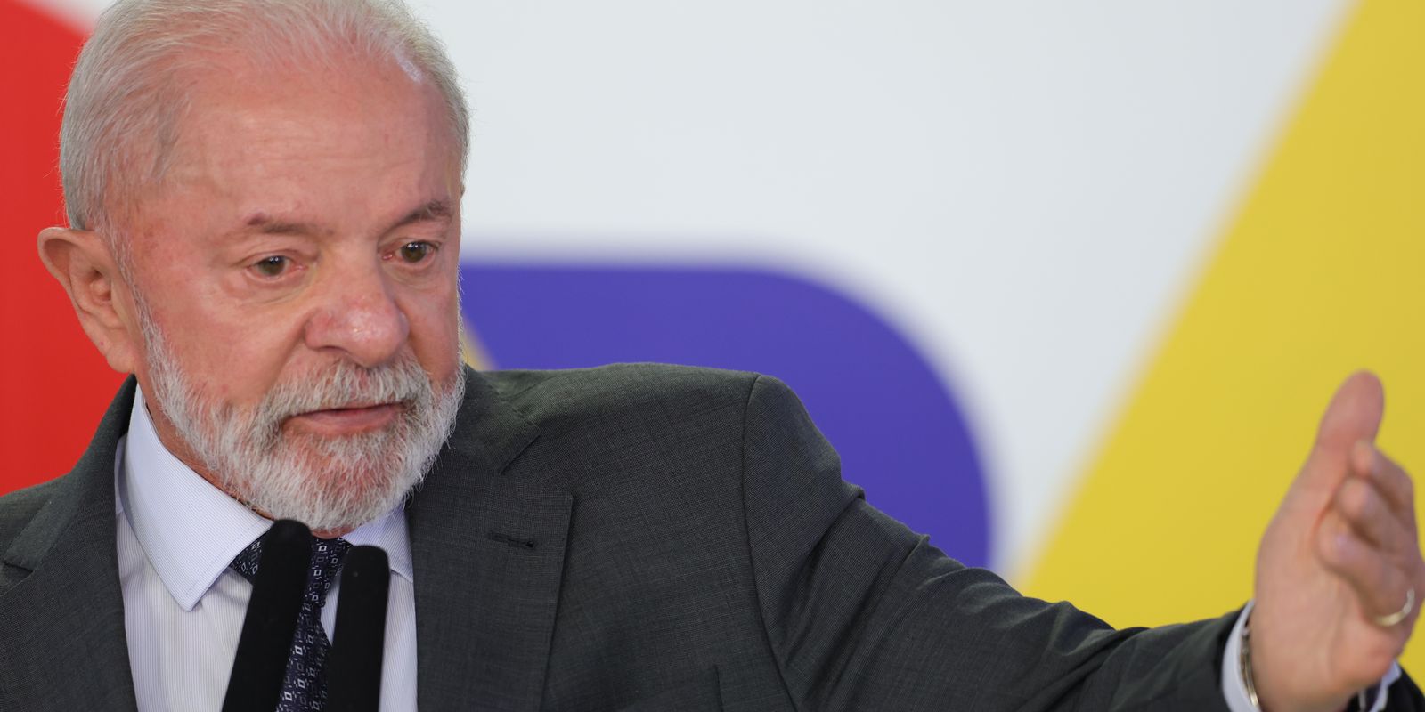 lula-chega-a-paris-para-visita-de-estado-e-encontro-com-empresarios