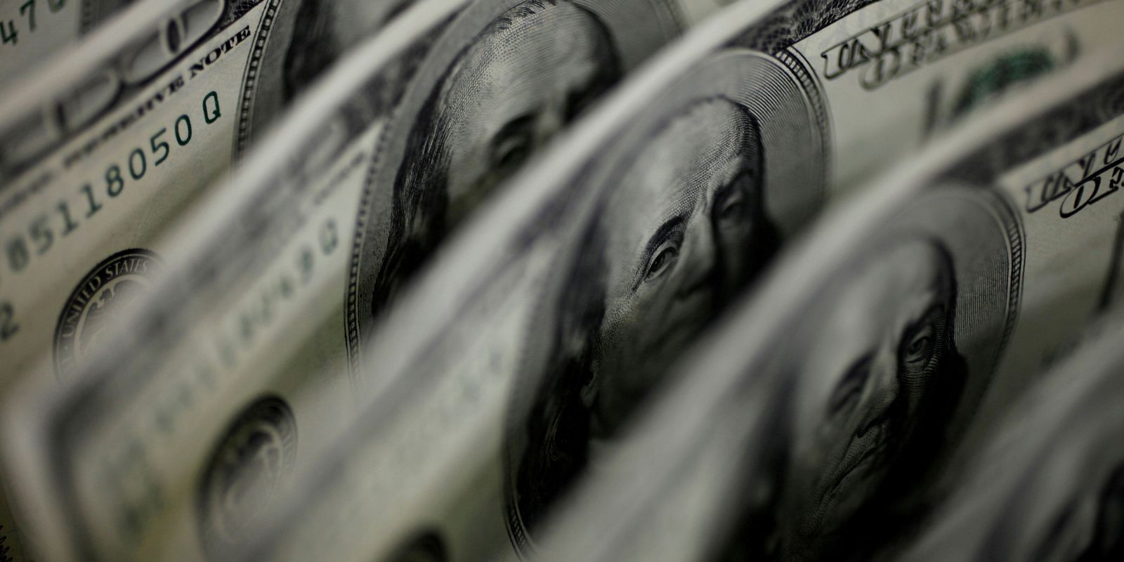 tesouro-capta-us$-2,75-bi-no-exterior-com-maior-demanda-em-sete-anos