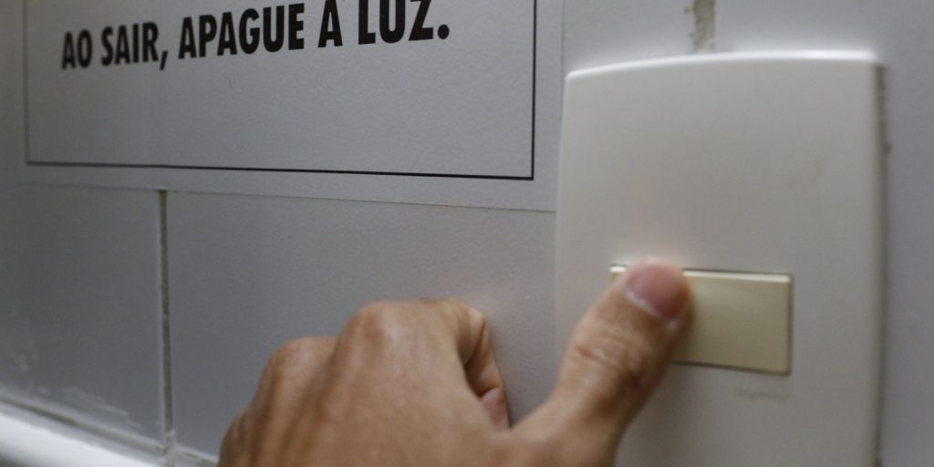 conta-de-luz-tera bandeira-tarifaria-vermelha-patamar-2-em-agosto