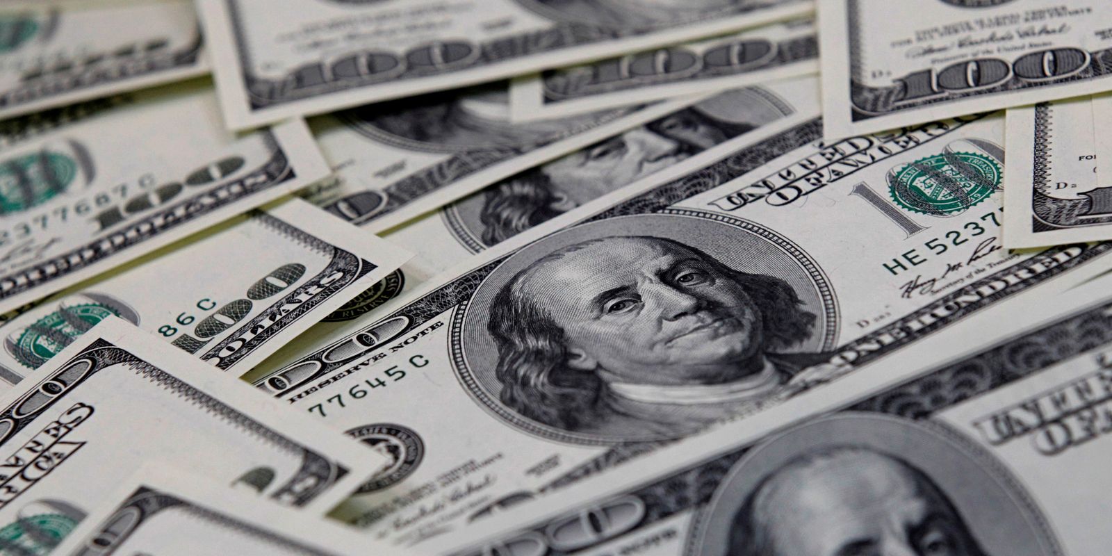 dolar-cai-para-r$-5,54-com-dados-de-desemprego-nos-eua