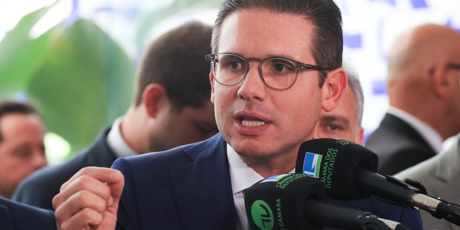 motta-envia-pedido-de-afastamento-de-6-deputados-apos-motim-na-camara