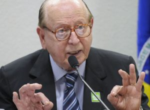 morre-no-rio,-aos-97-anos,-o-escritor-e-gramatico-evanildo-bechara