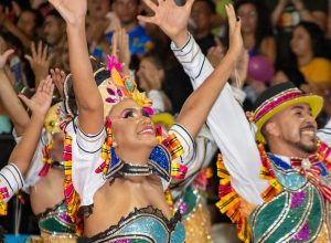 cortejo-de-quadrilhas-abre-temporada-de-festas-juninas-em-recife