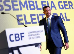 candidato-unico,-samir-xaud-e-eleito-presidente-da-cbf