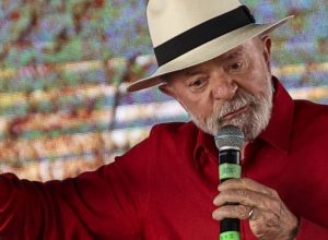 programa-de-medicos-especialistas-sera-lancado-na-sexta,-diz-lula