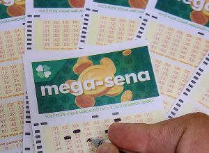 mega-sena-acumula-e-premio-vai-a-r$-40-milhoes